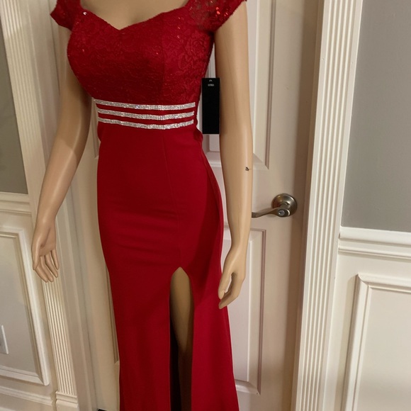 Women’s junior red lace top fit & flare dress - Picture 3 of 11